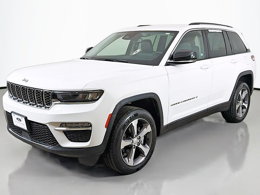 Used 2023 Jeep Grand Cherokee Limited AWD/4WD image 12
