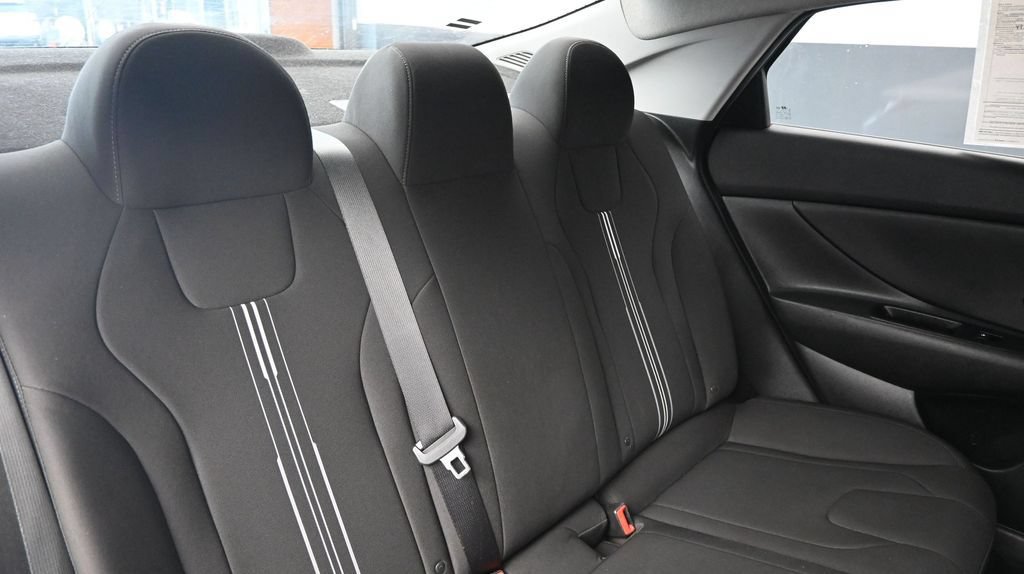 Used 2023 Hyundai Elantra SEL w/ Cargo Package FWD image 14