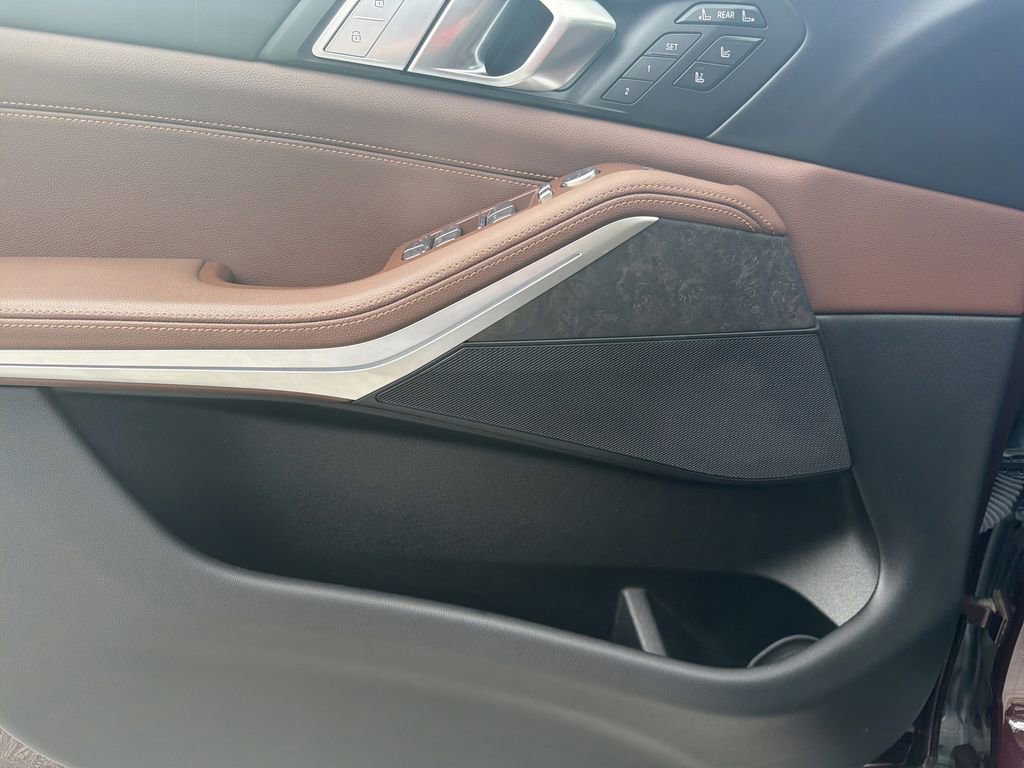 Used 2022 BMW X7 xDrive40i w/ Executive Package image 25