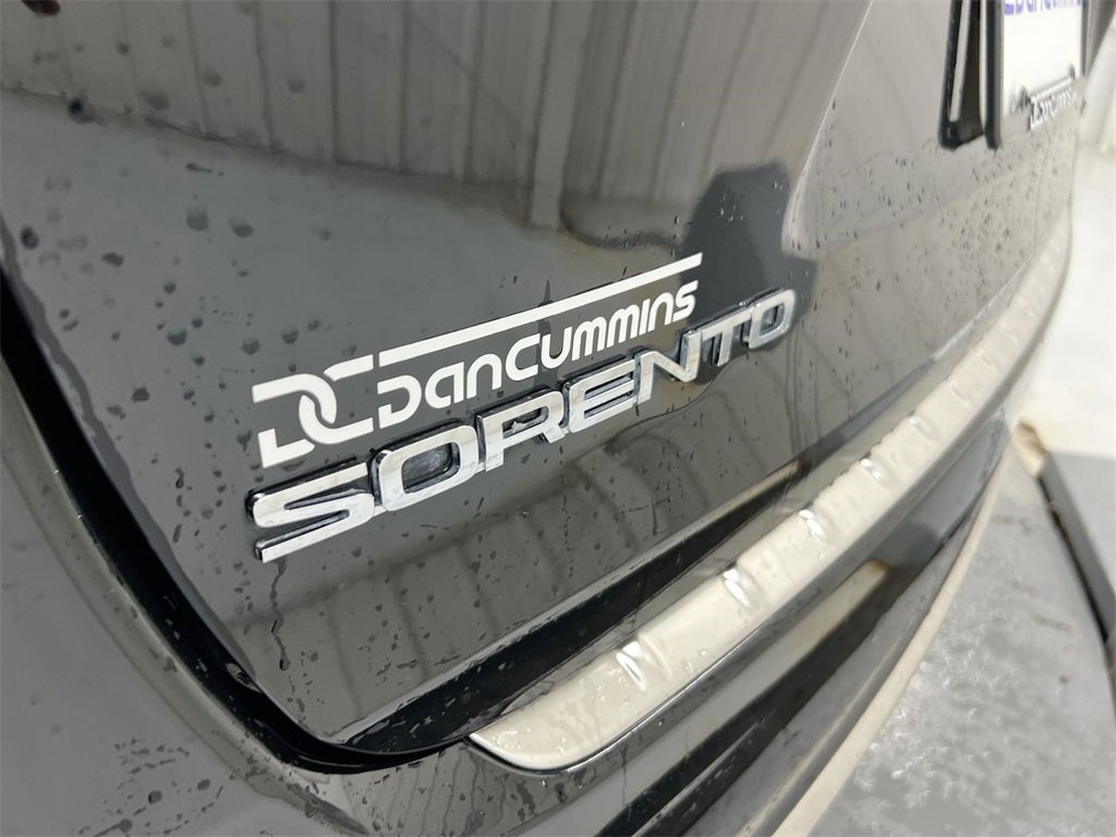 Used 2018 Kia Sorento SX image 27