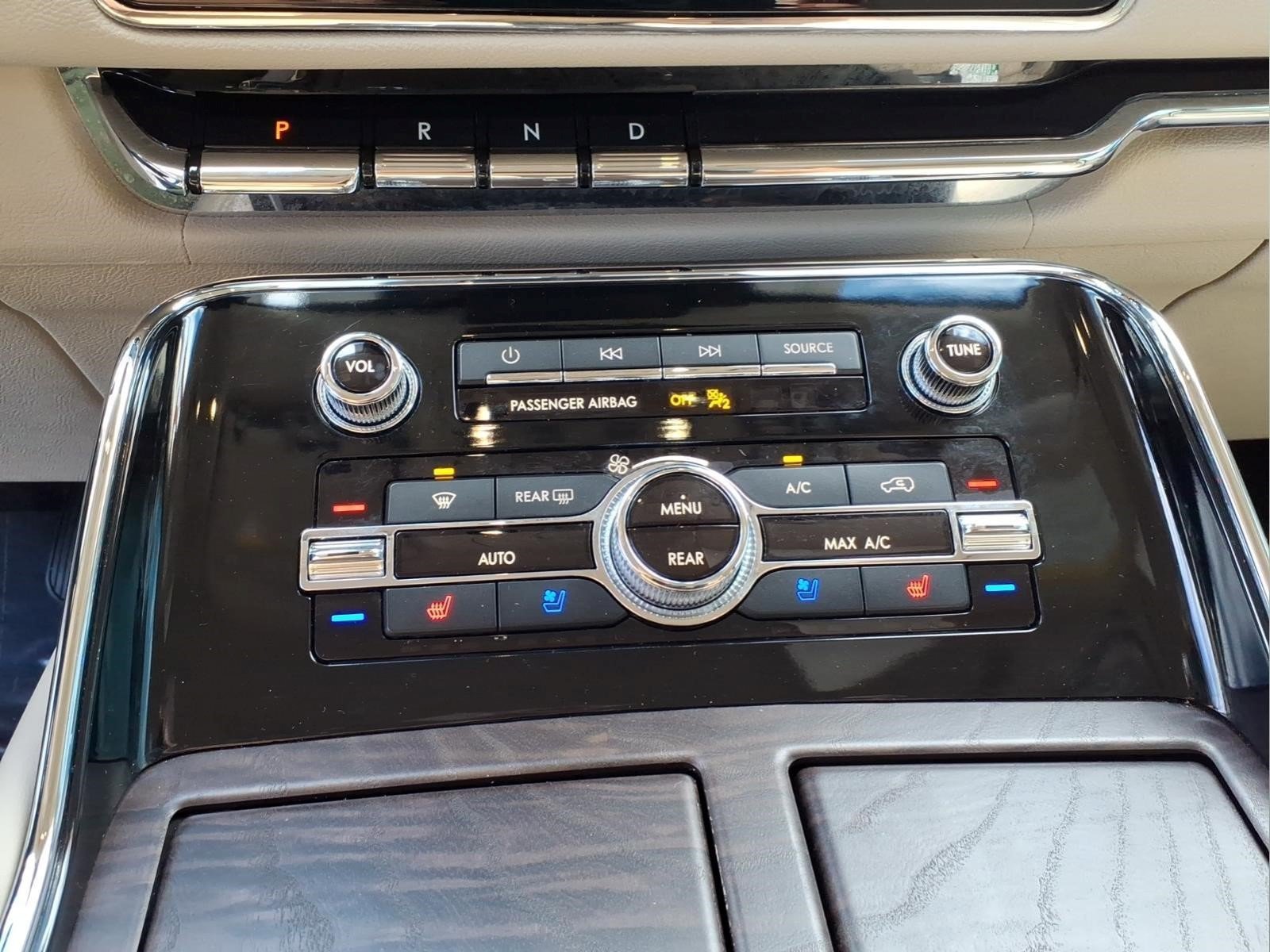 Certified 2021 Lincoln Navigator Reserve AWD/4WD image 10