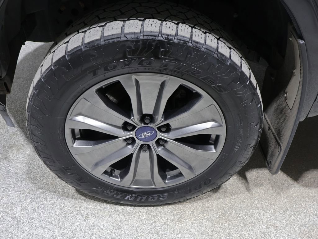 Used 2018 Ford F150 Lariat w/ Equipment Group 502A Luxury image 9