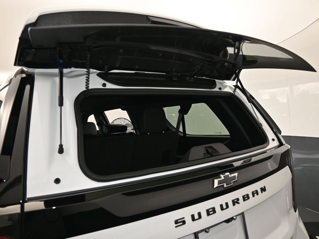 Used 2025 Chevrolet Suburban LT image 44