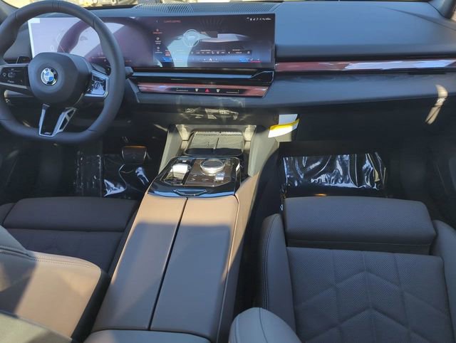 Used 2026 BMW 530i w/ M Sport Package RWD image 14