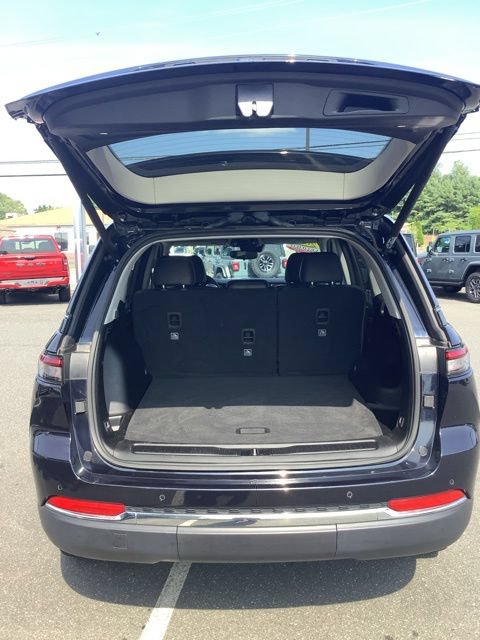 Certified 2023 Jeep Grand Cherokee Limited AWD/4WD image 7