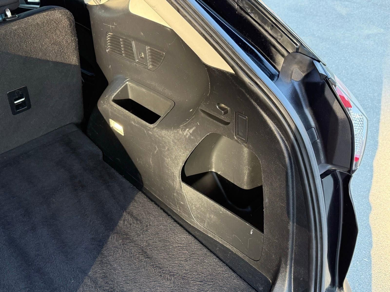 Used 2017 Ford Edge SE image 14