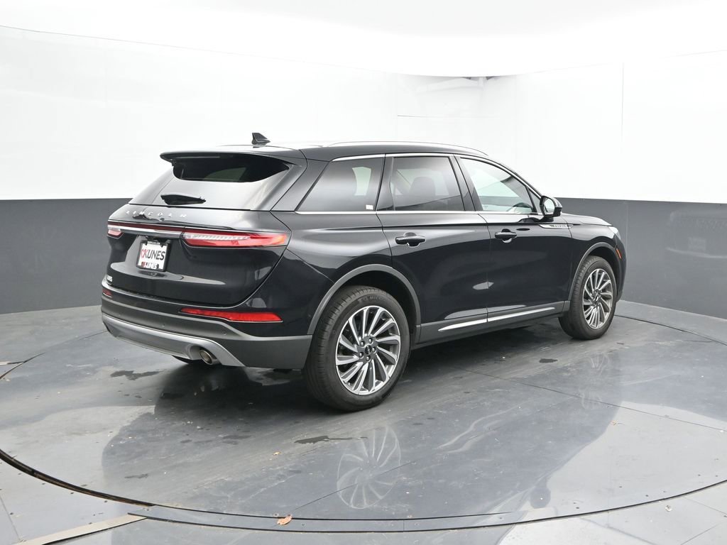 Used 2024 Lincoln Corsair Reserve image 12