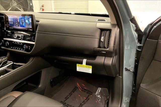 New 2026 Nissan Pathfinder Platinum AWD/4WD image 38