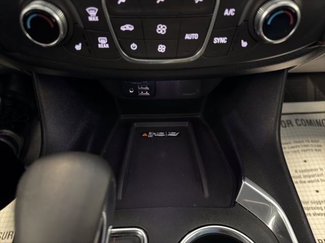 Used 2024 Chevrolet Traverse RS image 45