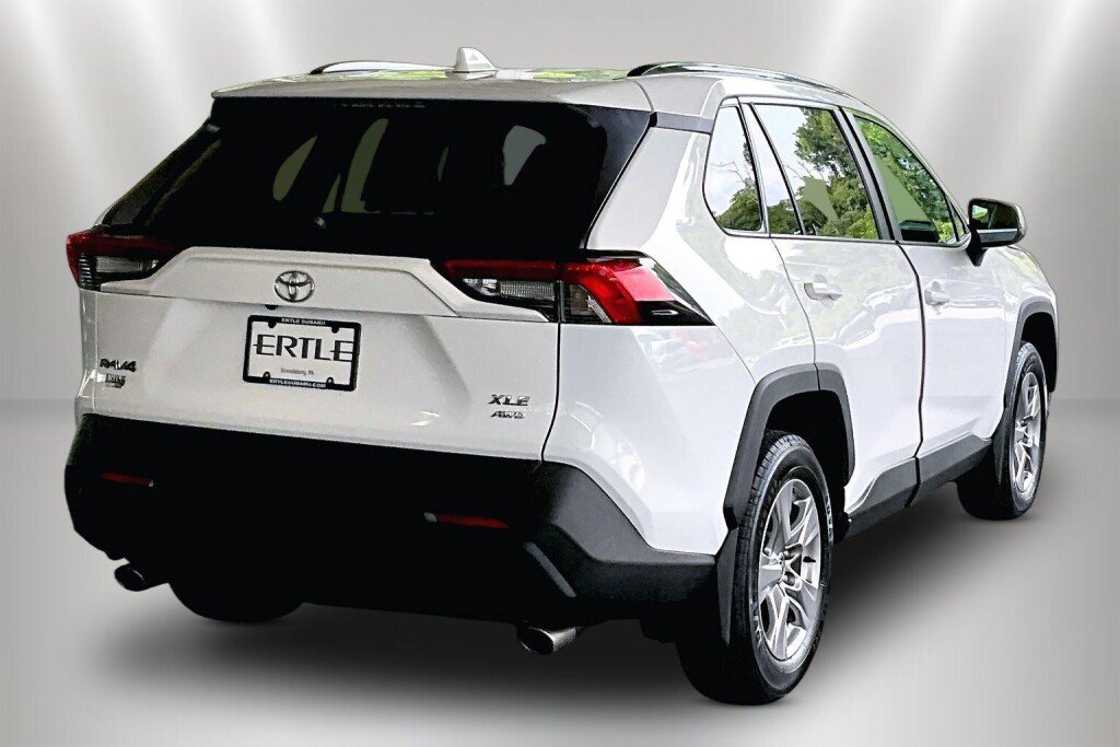 Used 2023 Toyota RAV4 XLE w/ Convenience Package AWD/4WD image 5