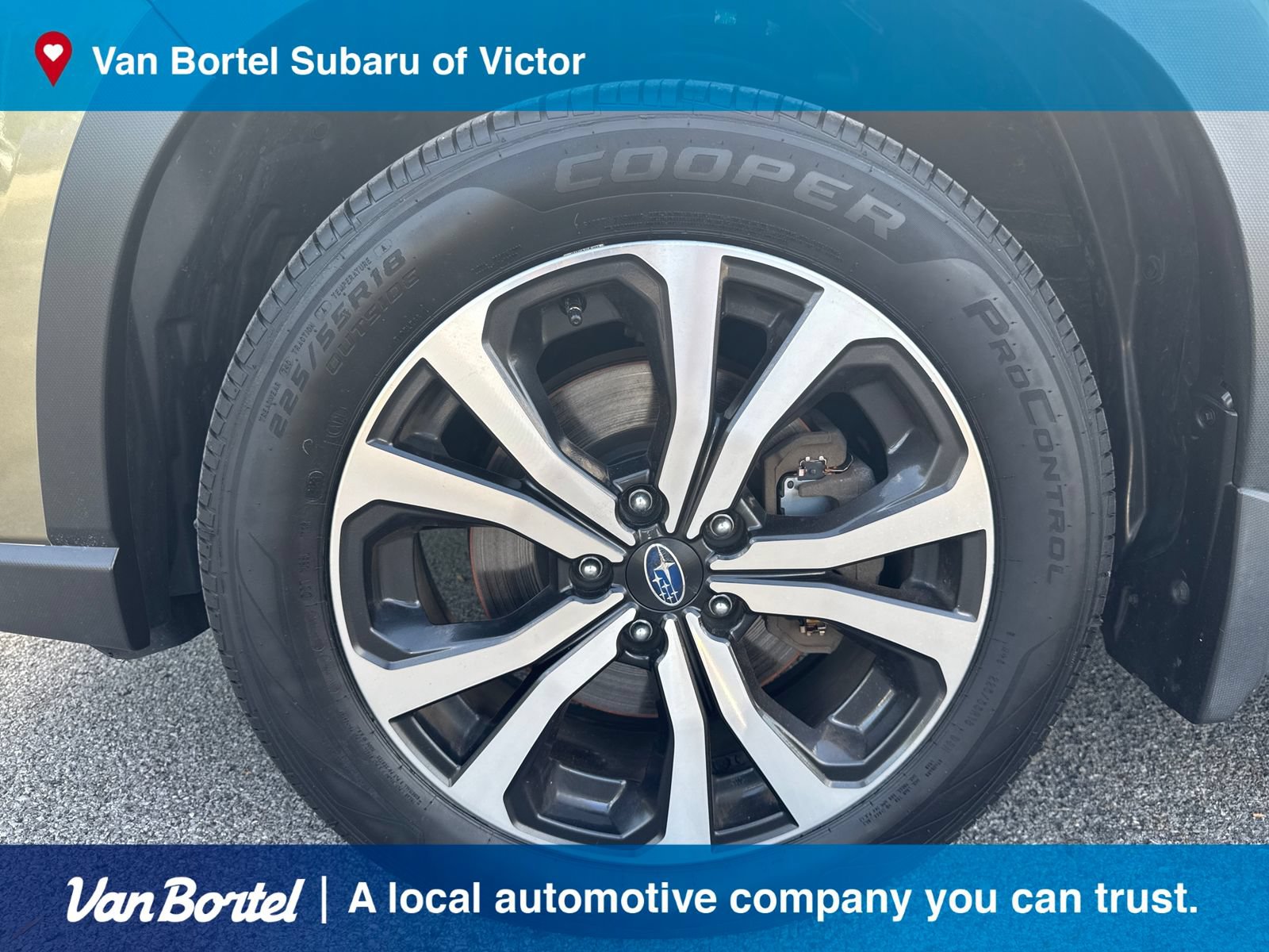 Used 2023 Subaru Forester Limited AWD/4WD image 9