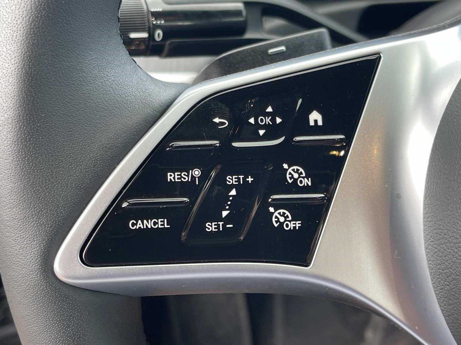 Certified 2025 Mercedes-Benz C 300 4MATIC Sedan image 40