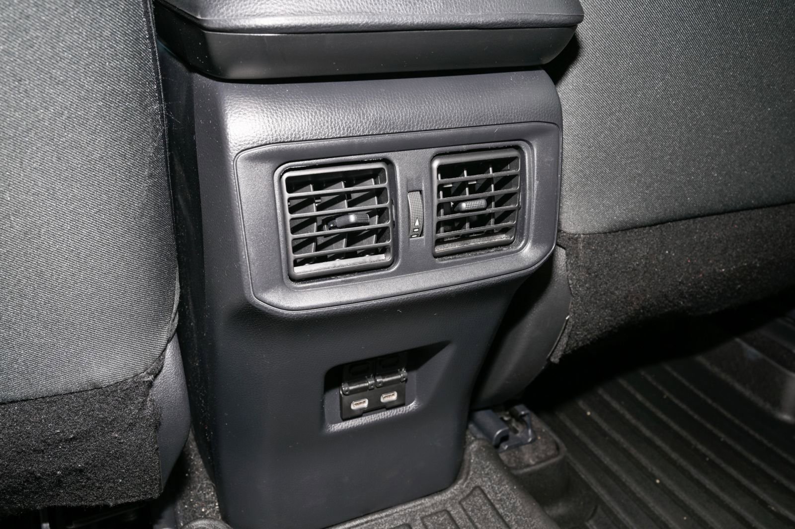 Used 2024 Toyota RAV4 XLE w/ Convenience Package image 18