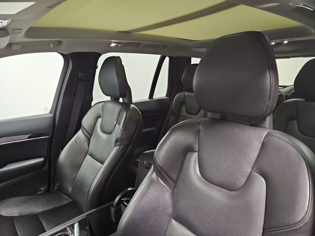 Used 2018 Volvo XC90 T6 Momentum w/ Convenience Package image 14