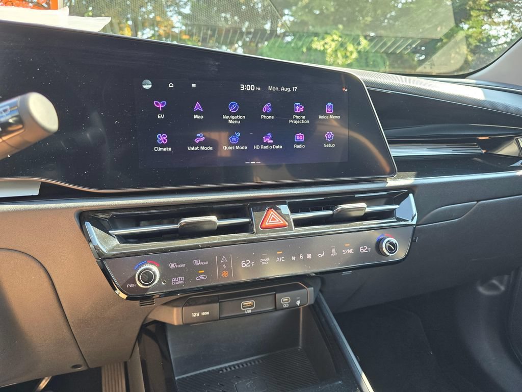 Certified 2023 Kia Niro Wind w/ Wind Preserve Package FWD image 17