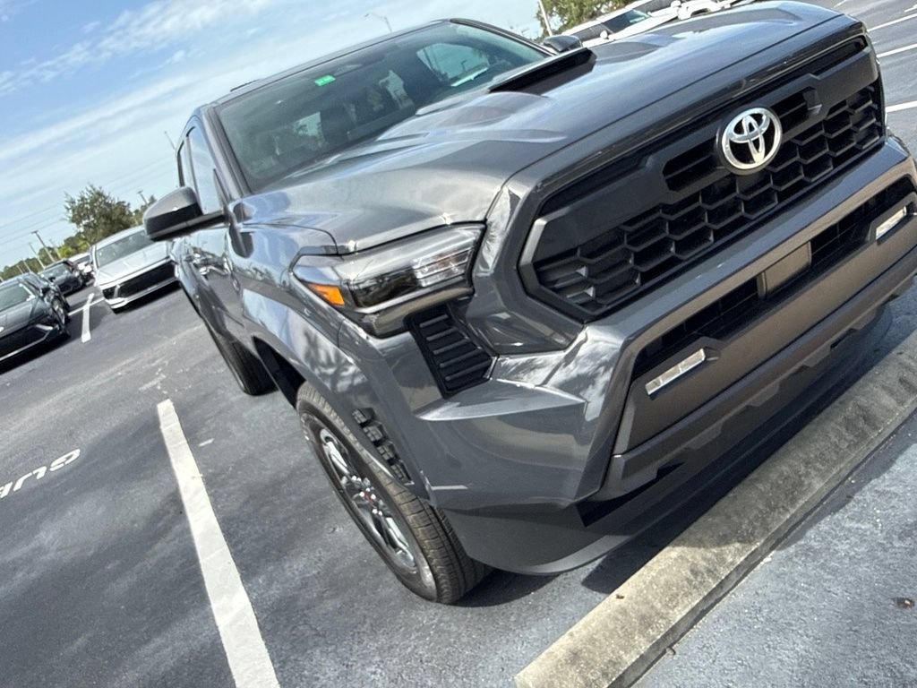 Used 2025 Toyota Tacoma TRD Sport AWD/4WD image 3