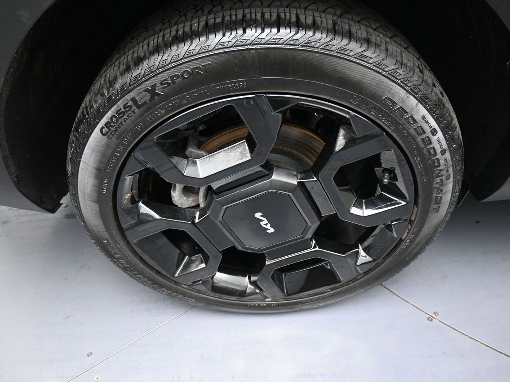 Certified 2024 Kia Sorento SX image 12