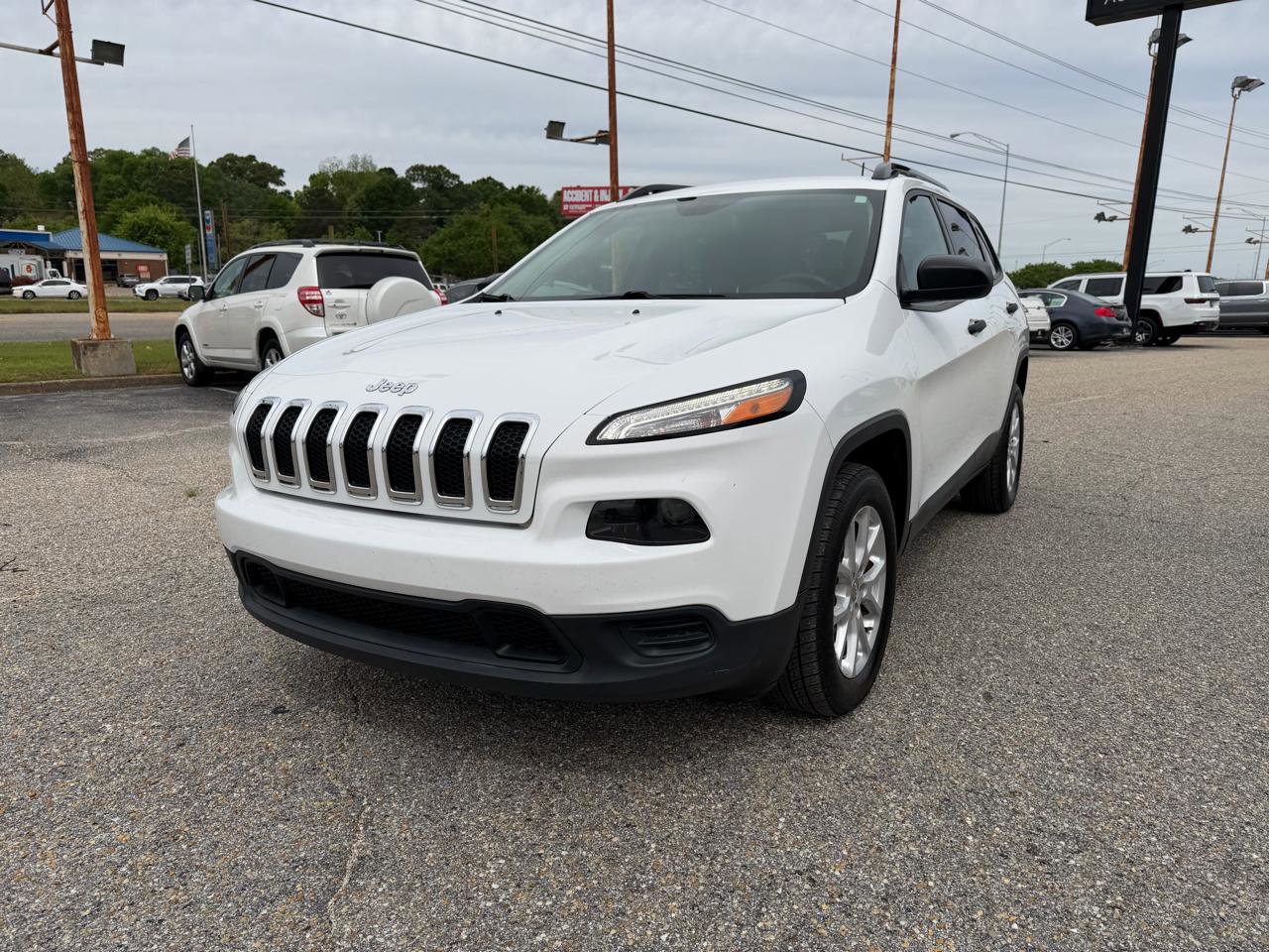 Used 2016 Jeep Cherokee Sport image 8