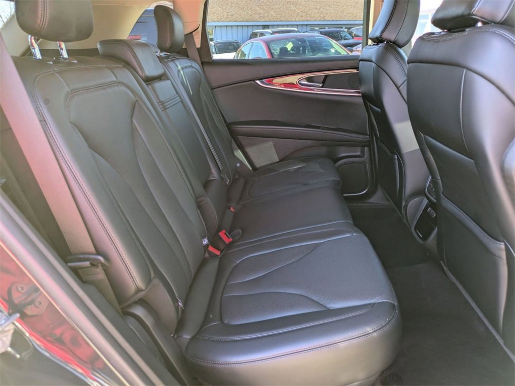 Certified 2023 Lincoln Nautilus Reserve image 30