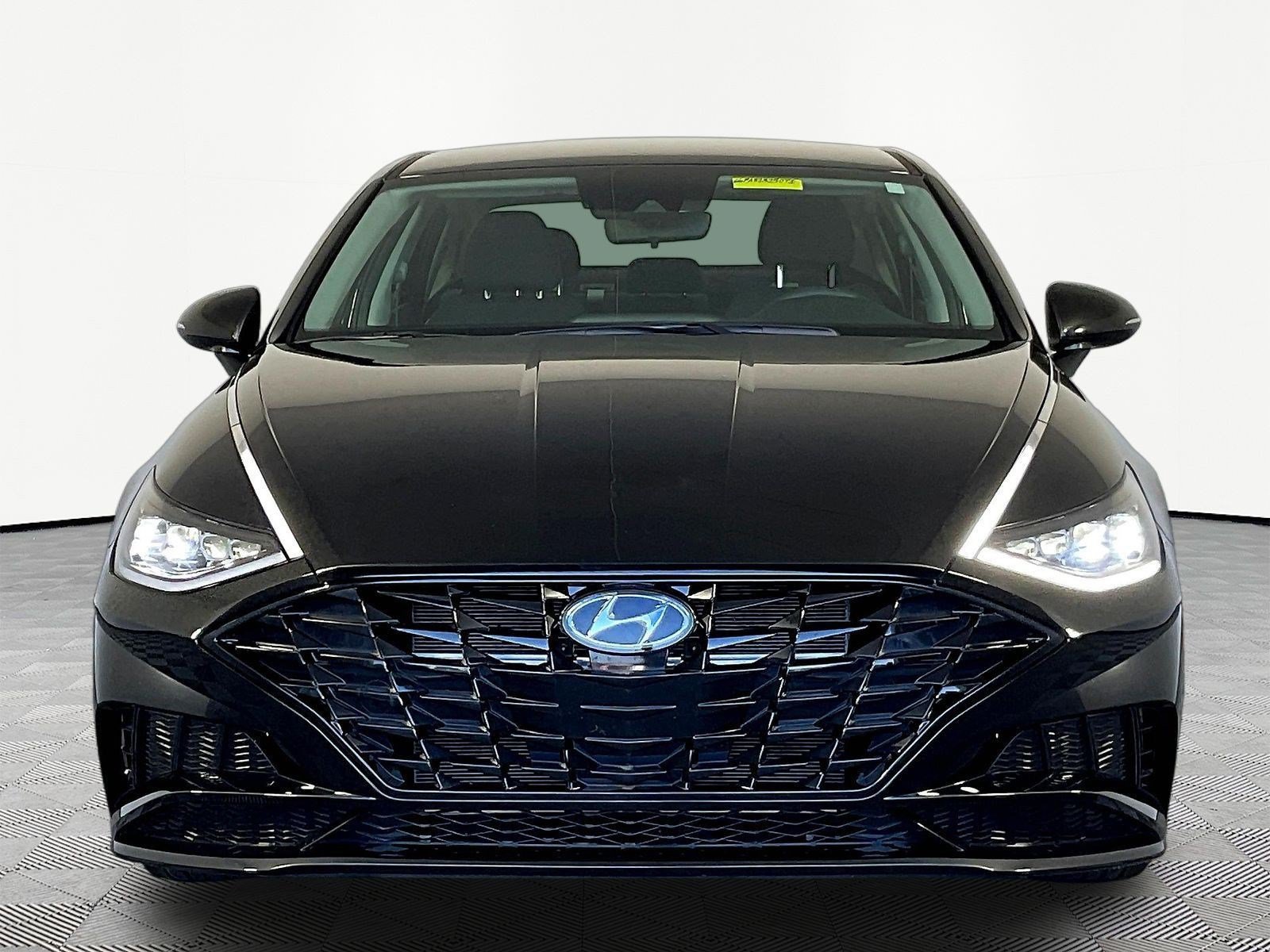Used 2023 Hyundai Sonata SEL FWD image 2