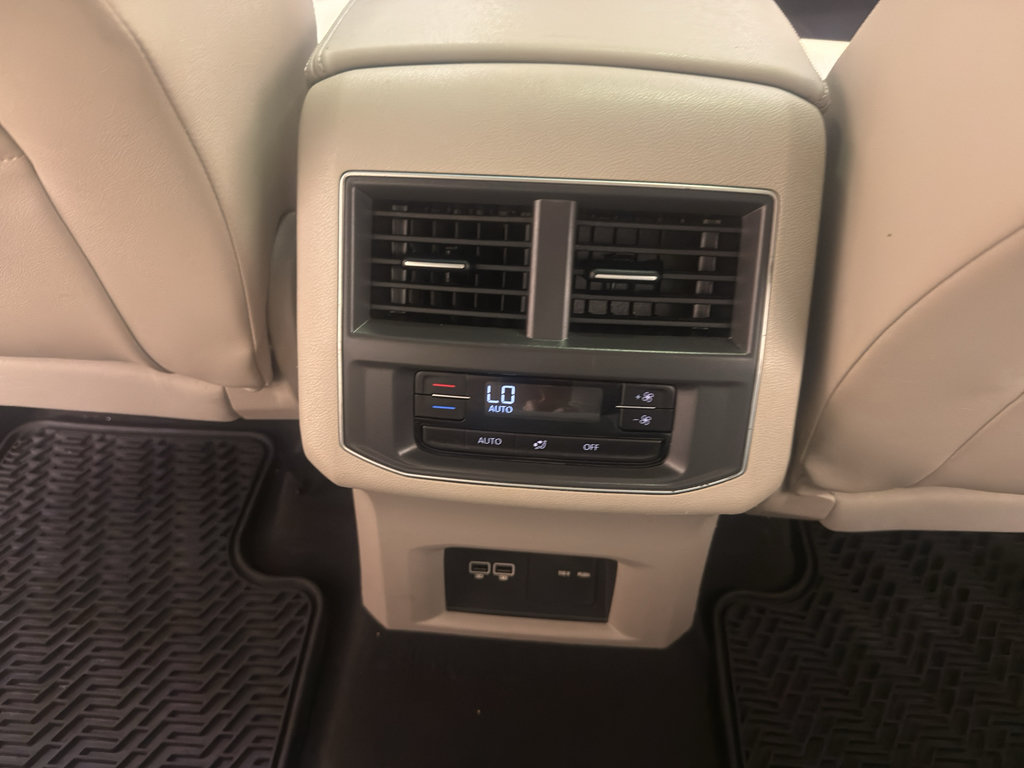 Used 2018 Volkswagen Atlas SEL AWD/4WD image 27