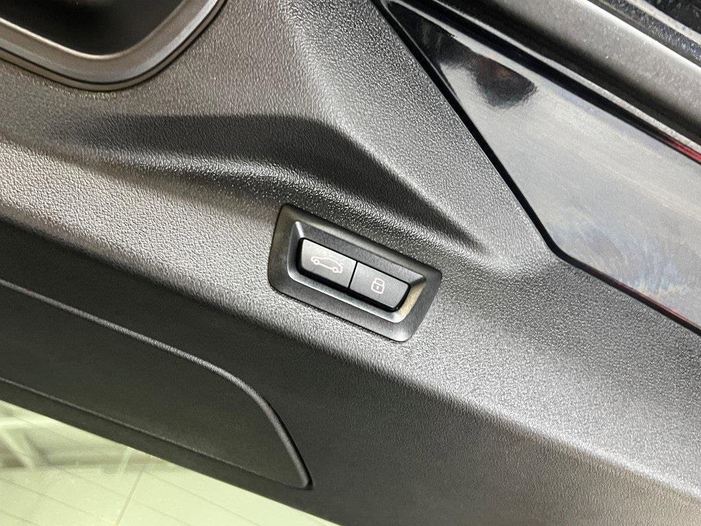 Used 2024 BMW X7 M60i w/ Executive Package image 12