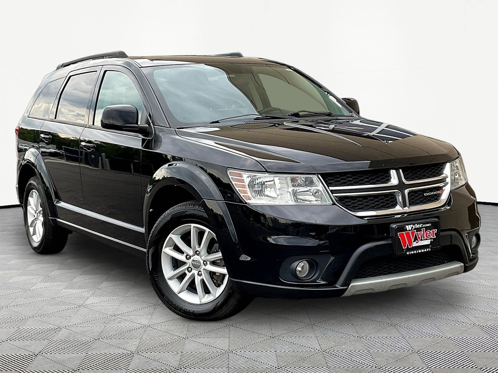 Used 2017 Dodge Journey SXT w/ Comfort/Convenience Group FWD image 3