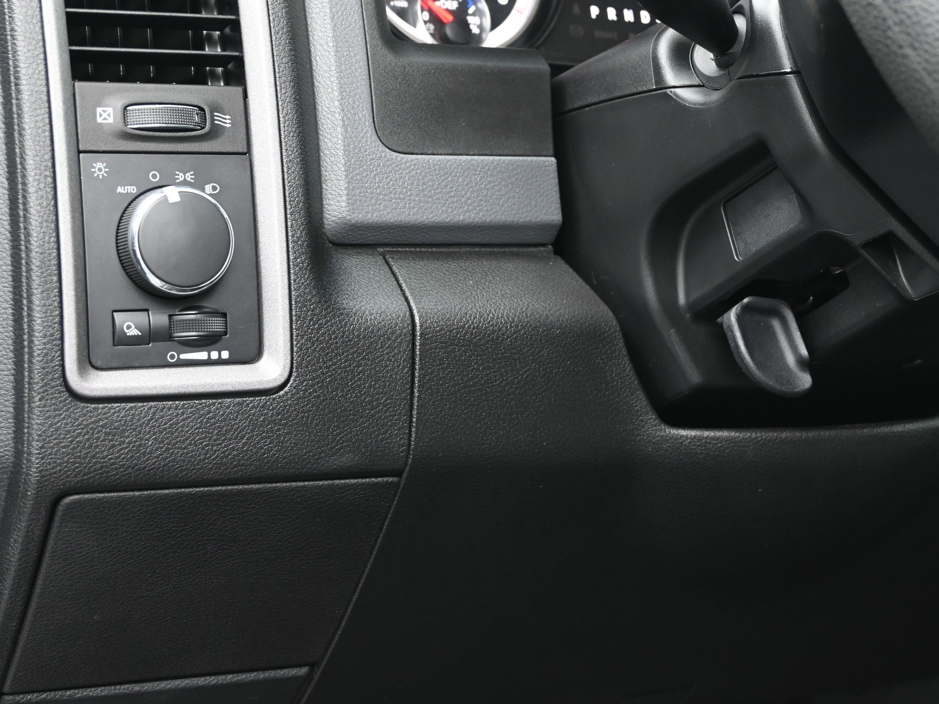 Used 2018 RAM 2500 Tradesman w/ Chrome Appearance Group image 23