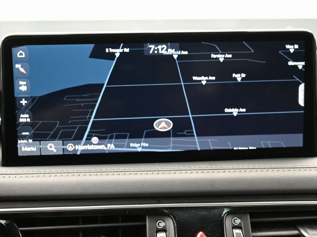 Used 2023 Genesis G70 2.0T image 23