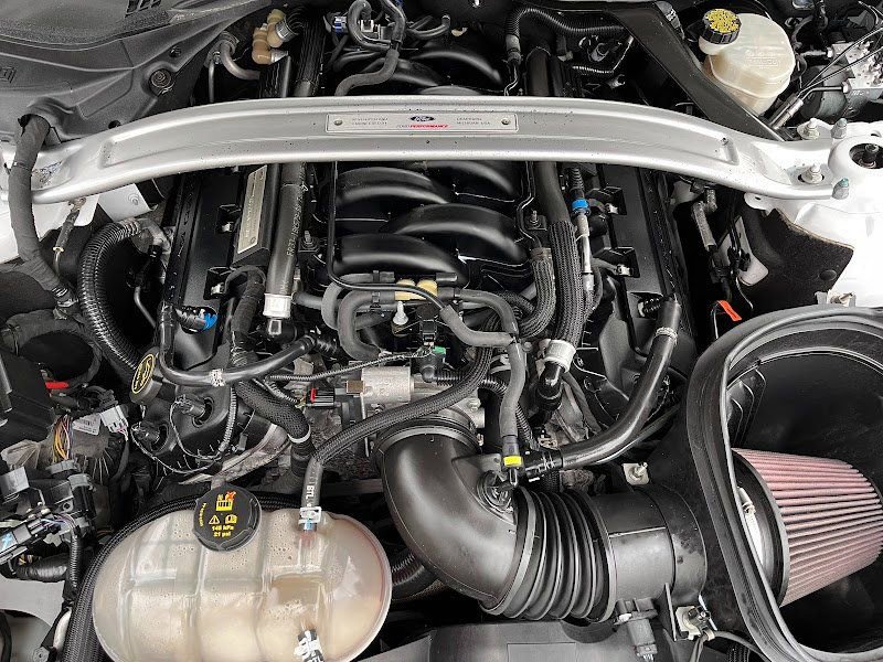 Used 2016 Ford Mustang Shelby GT350 w/ Technology Package image 31