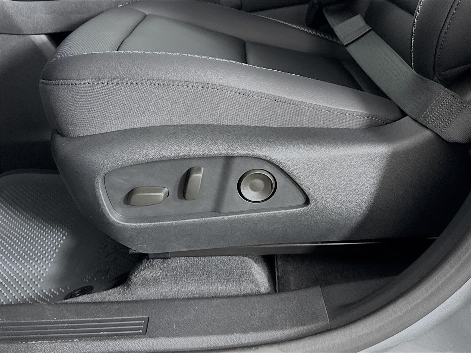 New 2026 GMC Terrain Denali AWD/4WD image 21