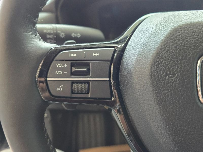 Used 2025 Honda Accord Touring image 11