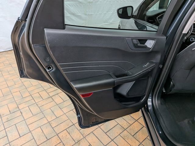 Certified 2022 Ford Escape SE w/ SE Sport Appearance Package image 18