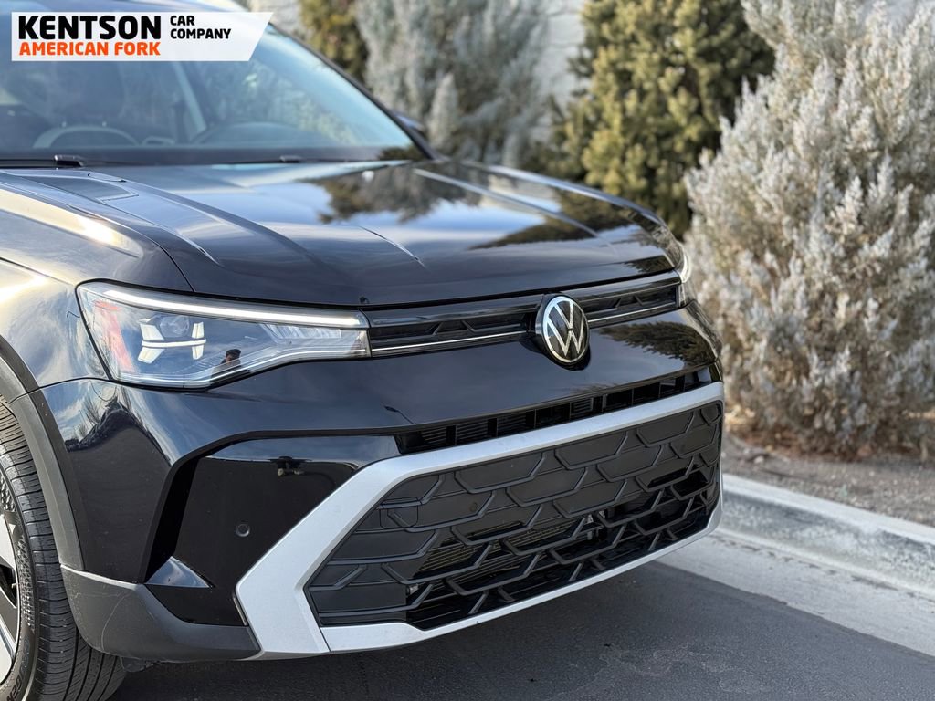 Used 2025 Volkswagen Taos SE image 15