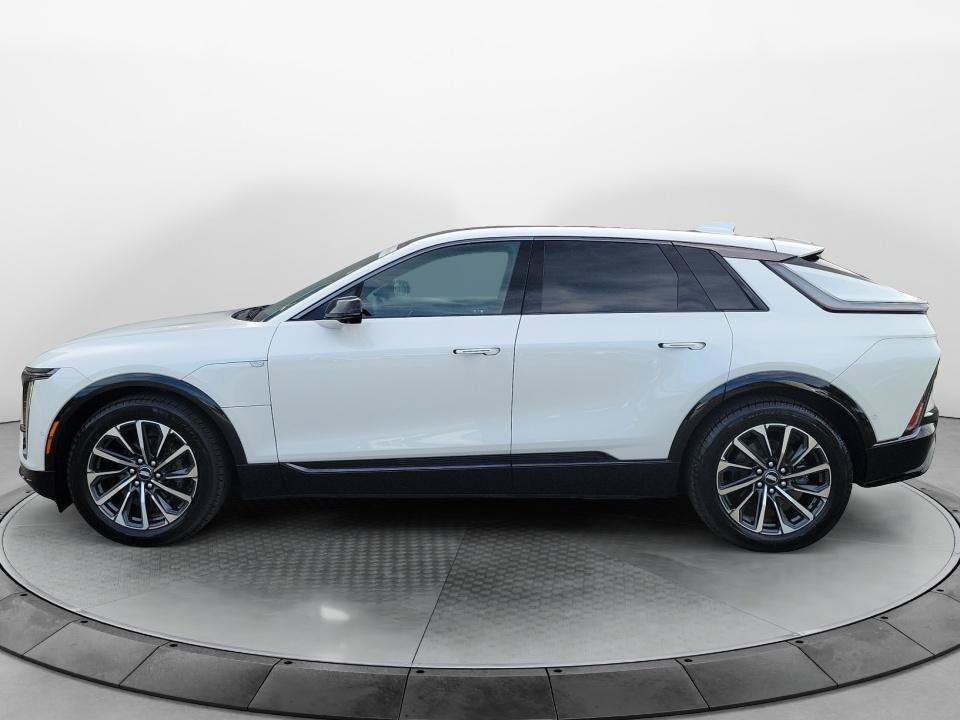 Certified 2024 Cadillac Lyriq Sport AWD/4WD image 4