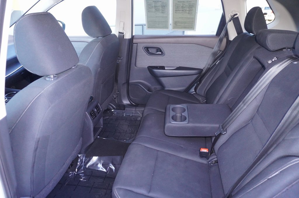 Used 2023 Nissan Rogue S image 10