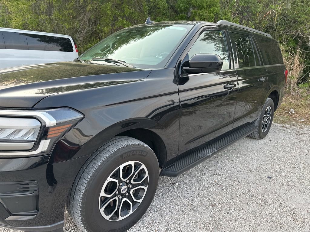 Used 2024 Ford Expedition Max XLT image 1