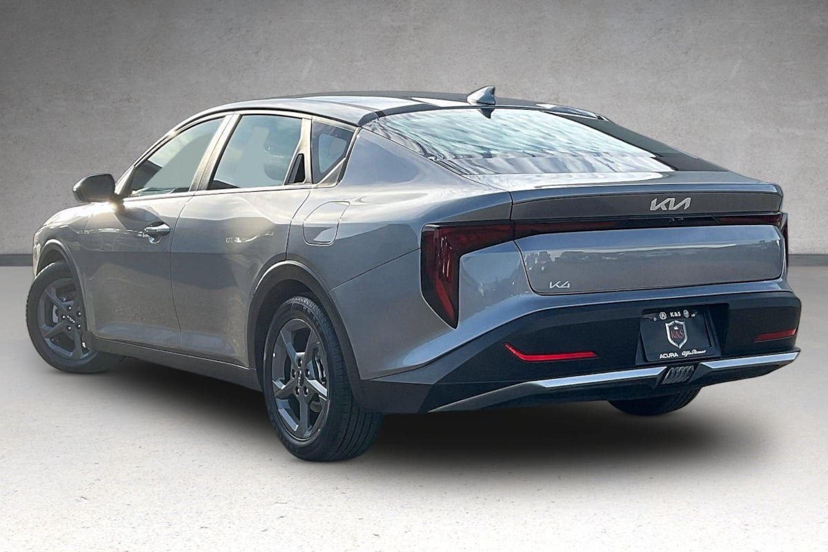 Used 2025 Kia K4 FWD image 33