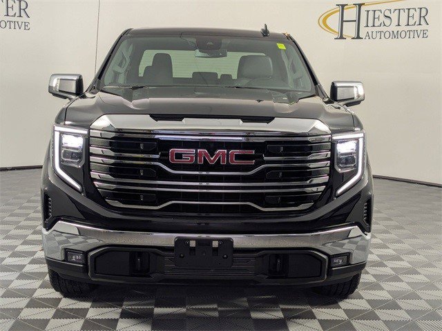 Used 2024 GMC Sierra 1500 SLT image 3