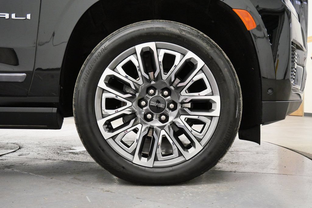 Used 2024 GMC Yukon Denali Ultimate AWD/4WD image 37