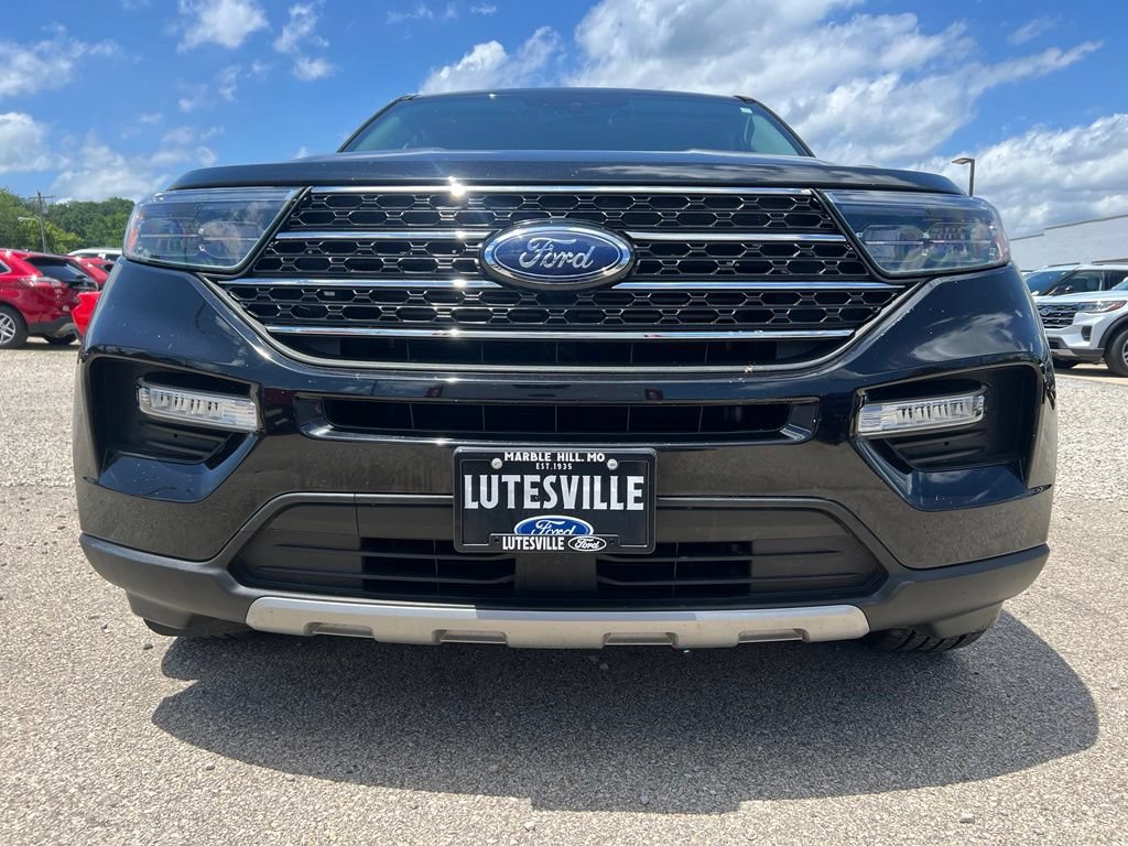 Used 2021 Ford Explorer XLT w/ Equipment Group 202A AWD/4WD image 3