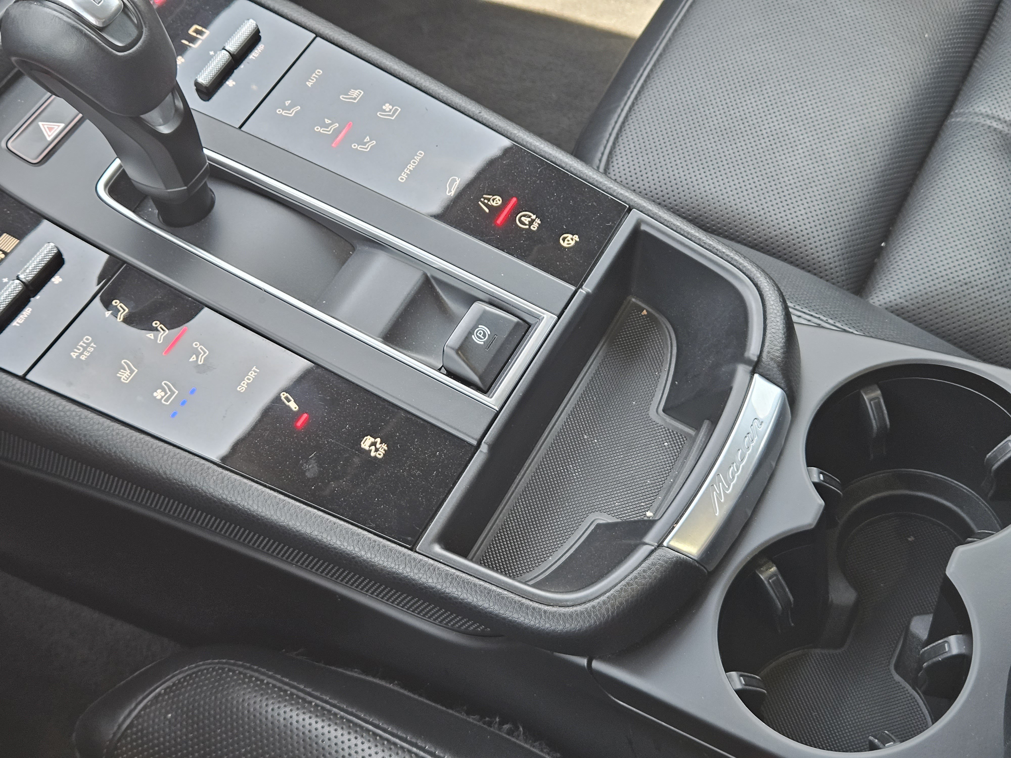 Certified 2022 Porsche Macan S w/ Premium Package Plus AWD/4WD image 20