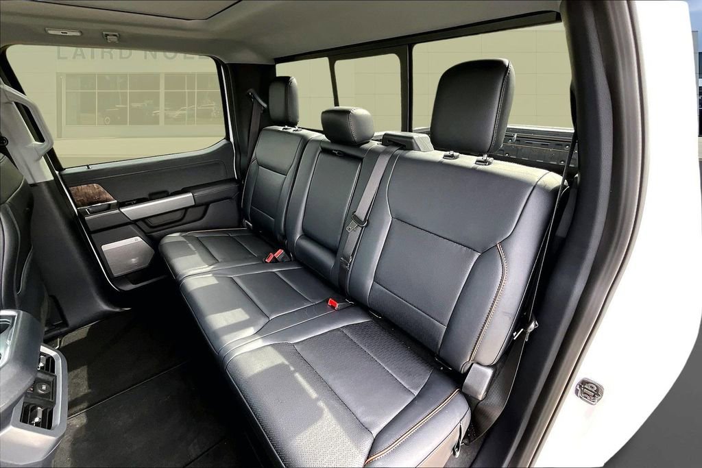 New 2026 Ford F250 Lariat w/ Black Appearance Package image 28