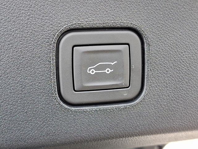 Used 2026 Cadillac Lyriq Sport RWD image 25