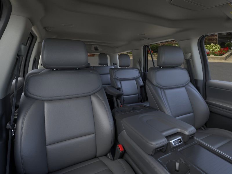 New 2026 Ford Expedition Active image 10