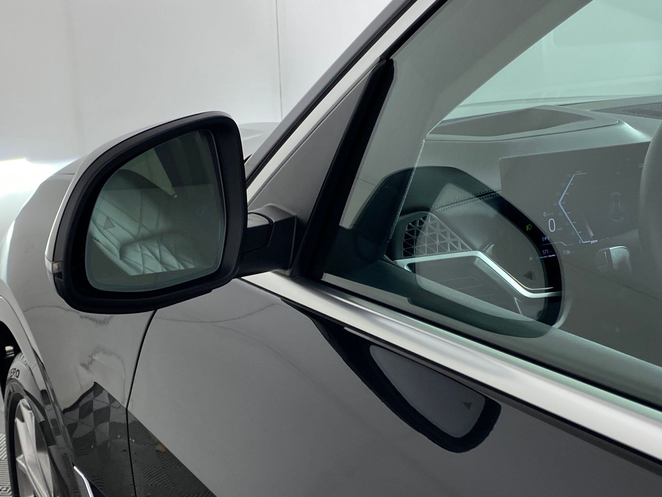 Certified 2025 BMW X7 xDrive40i image 23