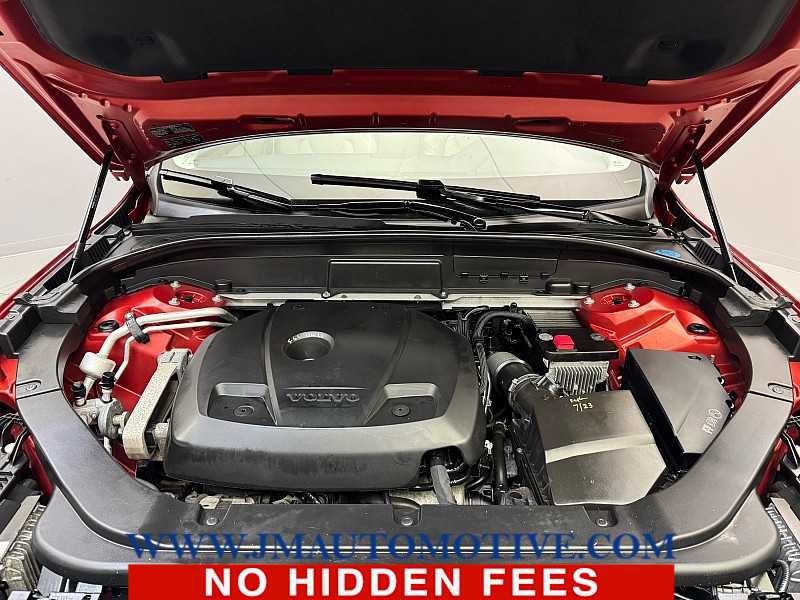 Used 2019 Volvo XC60 T5 Momentum w/ Multimedia Package AWD/4WD image 10