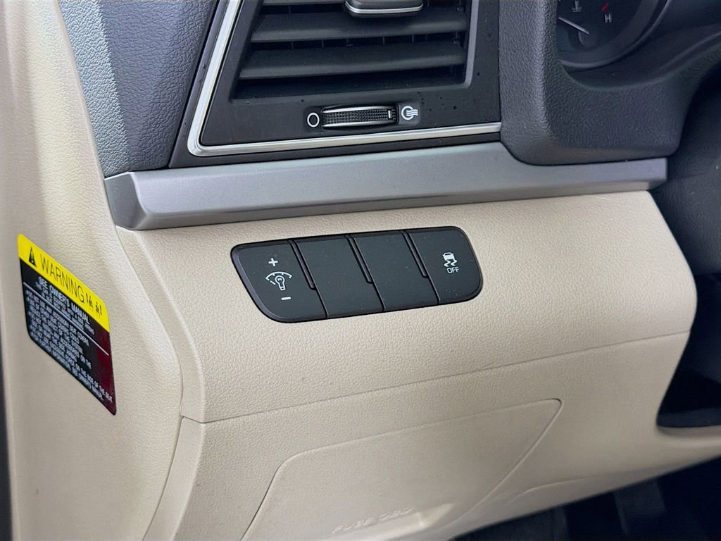 Used 2018 Hyundai Elantra SE w/ Cargo Package FWD image 11
