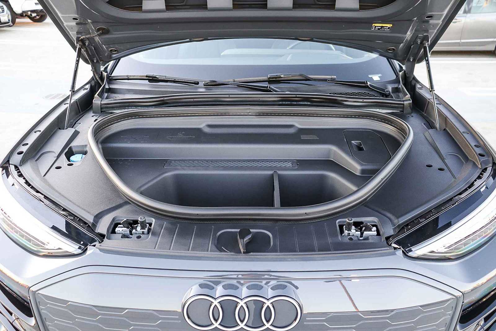 Used 2025 Audi Q6 e-tron Premium Plus w/ Premium Plus image 37