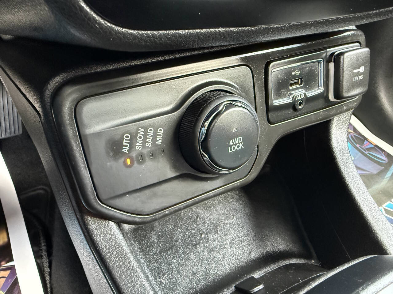 Used 2020 Jeep Renegade Altitude AWD/4WD image 10